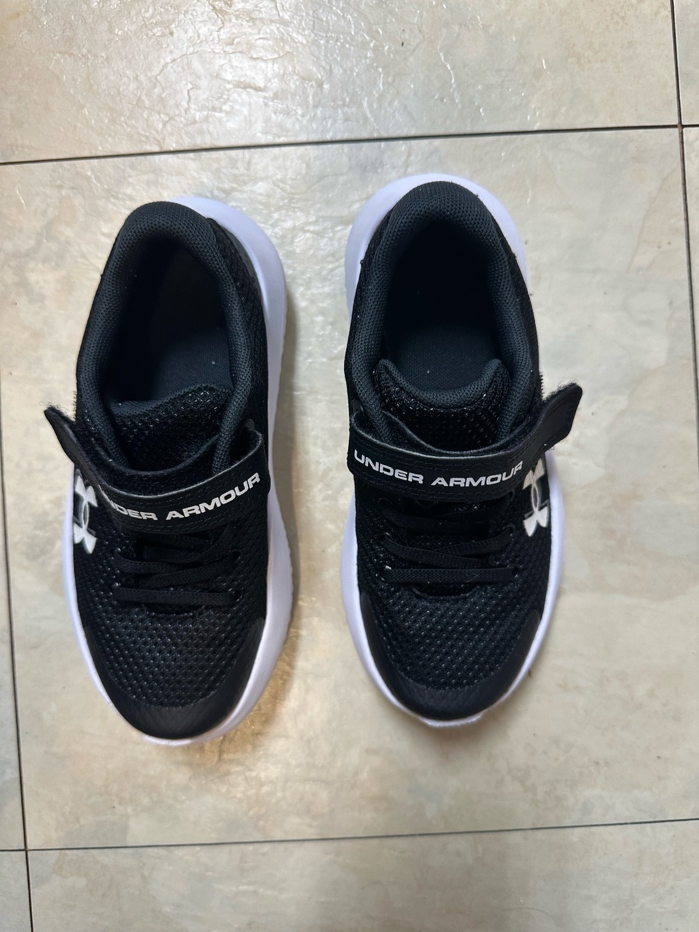 Under Armour Kids' Black and White Hook-and-Loop Sneakers Size 12K